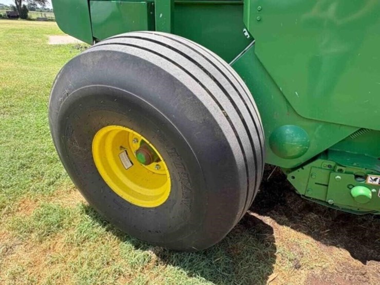 2015-john-deere-569-image-10