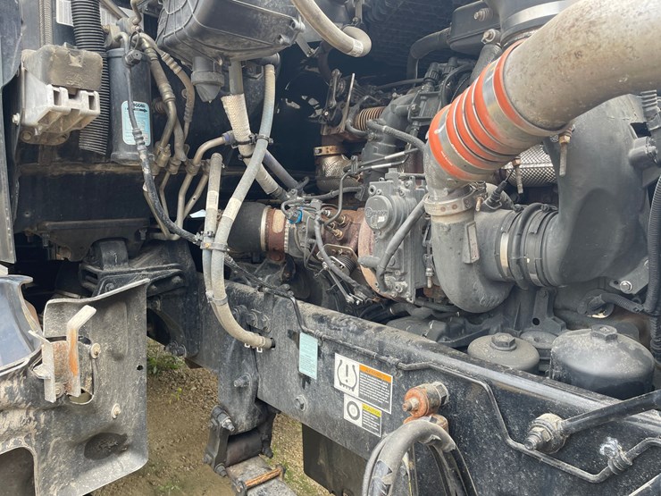 2020-peterbilt-567-image-34