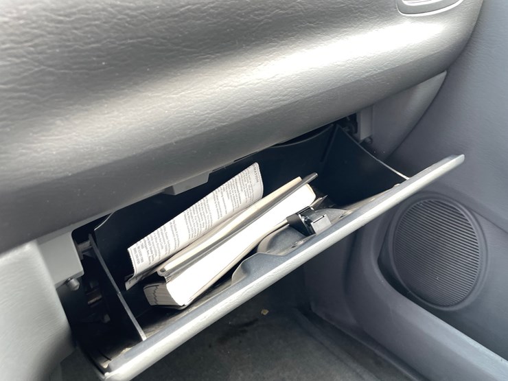 2006-chrysler-town-&-country-image-39