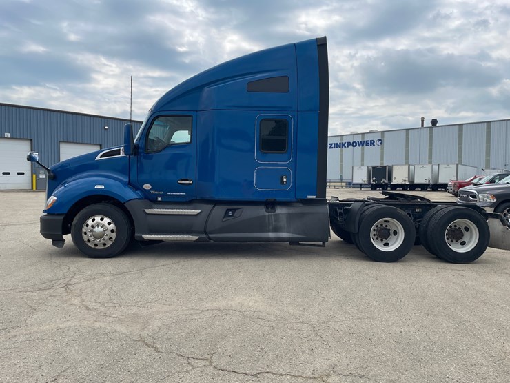 2020-kenworth-t680-image-8
