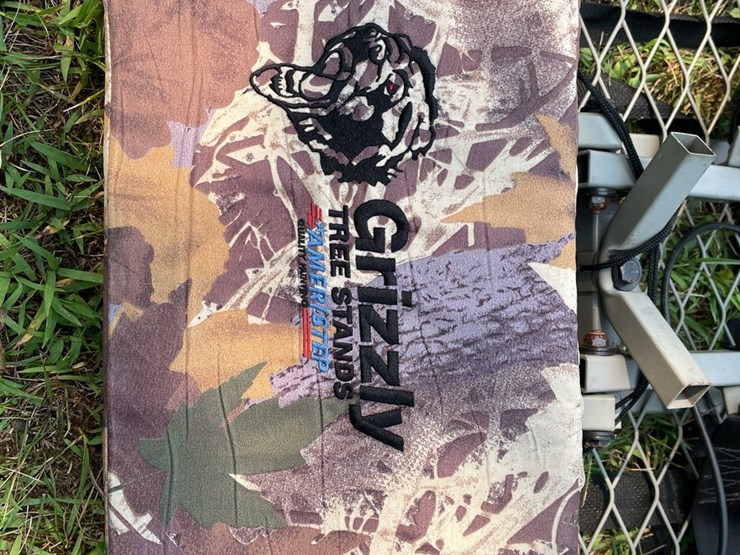 #5714-•-grizzly-tree-stand-seat-image-4