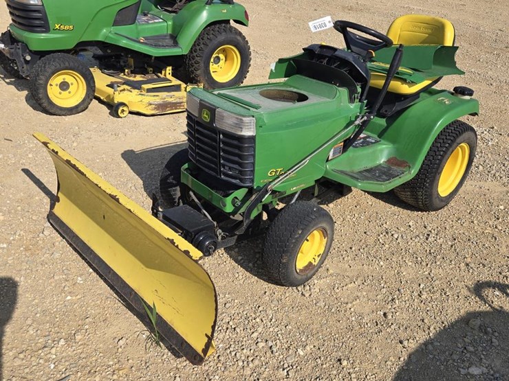 john-deere-gt235-image-1