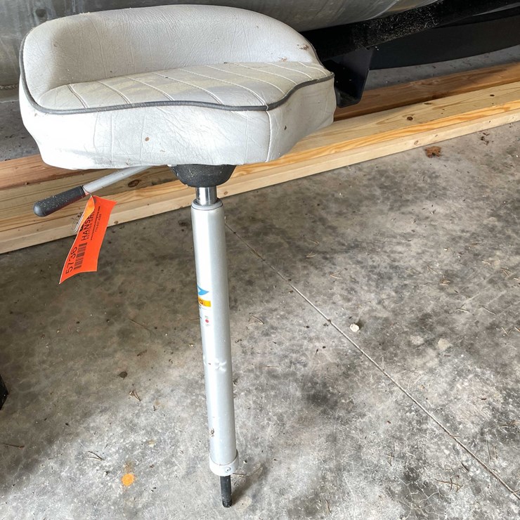 #5736 • Outdoor World Marine Boat Seat