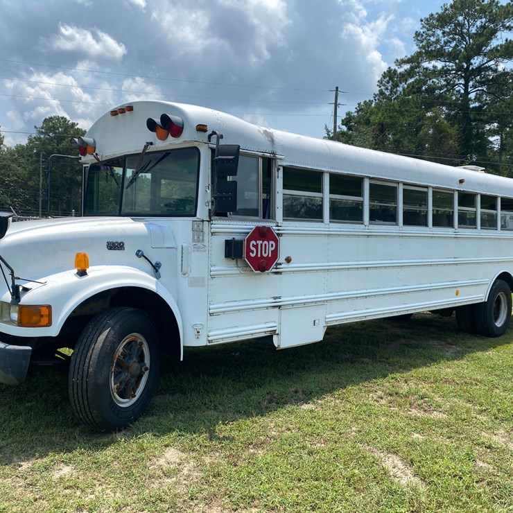 1996 INTERNATIONAL 3800