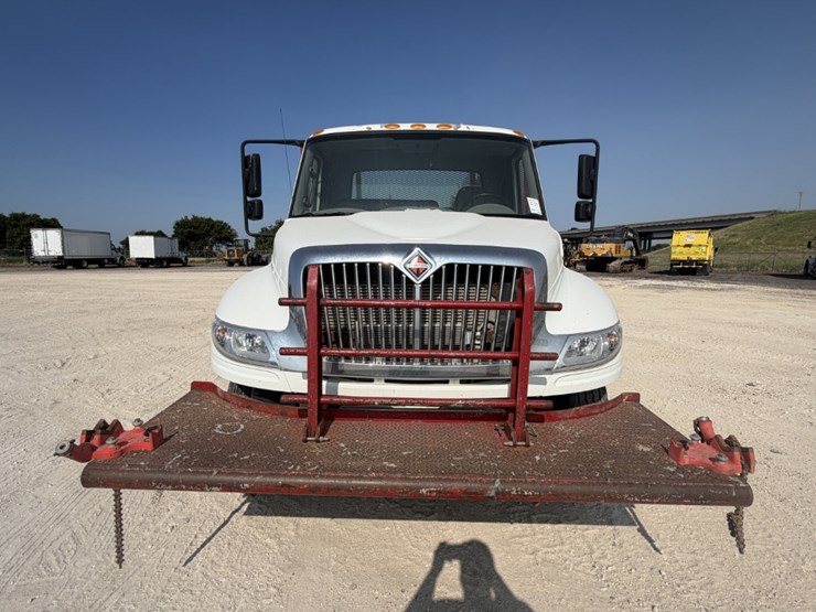 2018-international-durastar-4300-image-2
