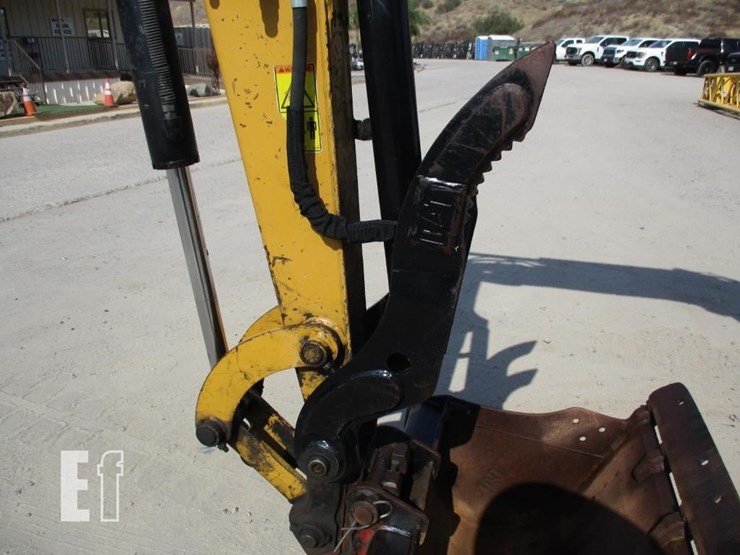 2016-caterpillar-305.5e-image-14