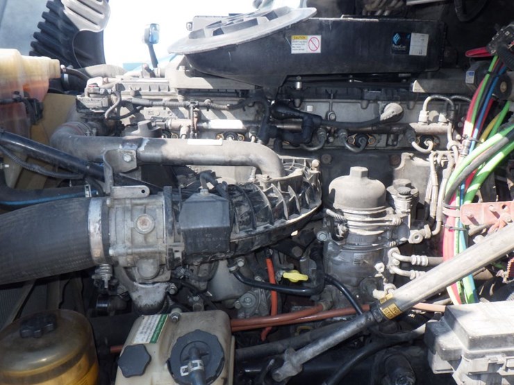 2015-freightliner-cascadia-125-image-21