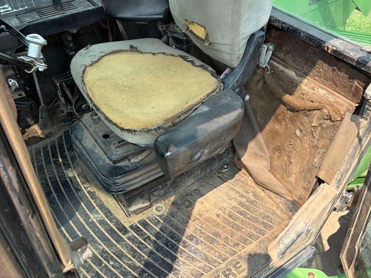 john-deere-8560-image-42