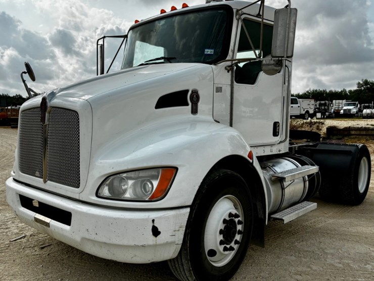2019-kenworth-t370-image-1