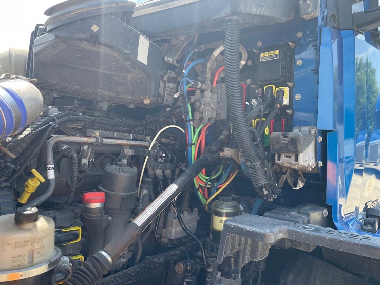 2020-kenworth-t680-image-28