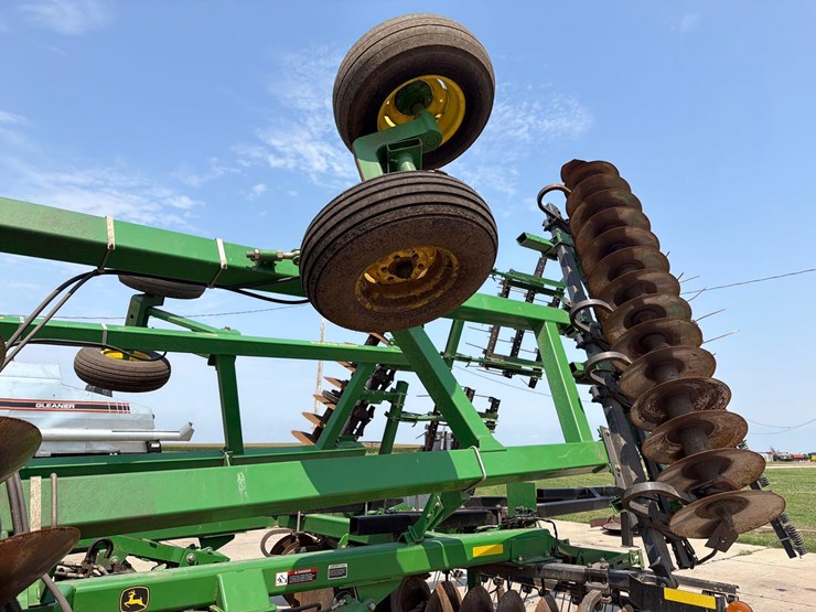 john-deere-637-image-12