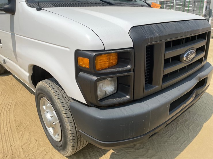 2009-ford-e350-image-33