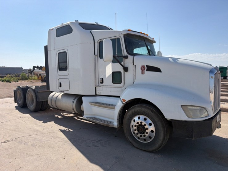 2013-kenworth-t660-image-3