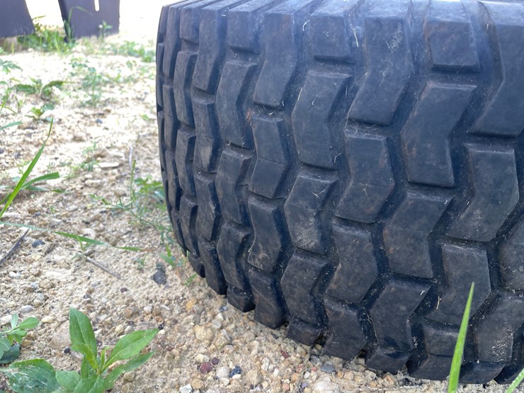 #3591-•-(2)-carlisle-tires-and-rims-image-10