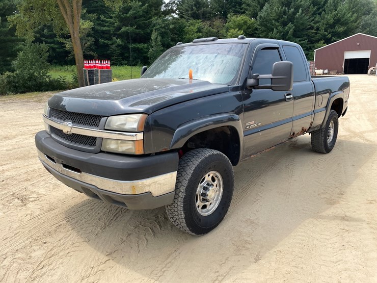 2003-chevrolet-silverado-2500hd-image-1