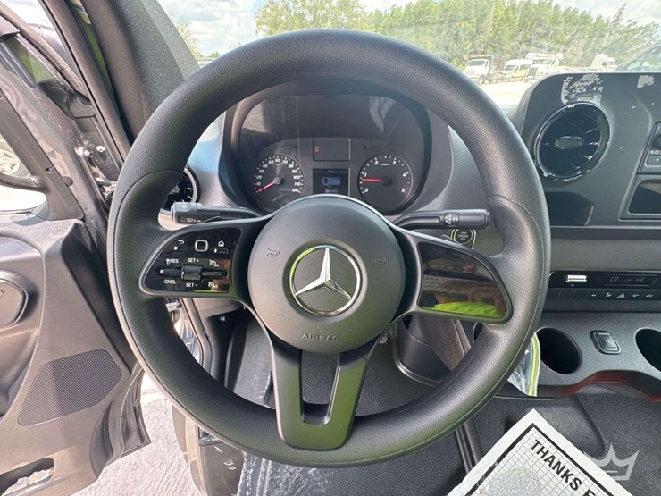 2021-mercedes-benz-sprinter-4500-image-32