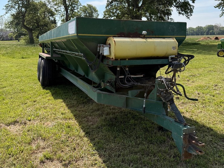 #1000-•-spreader-image-1