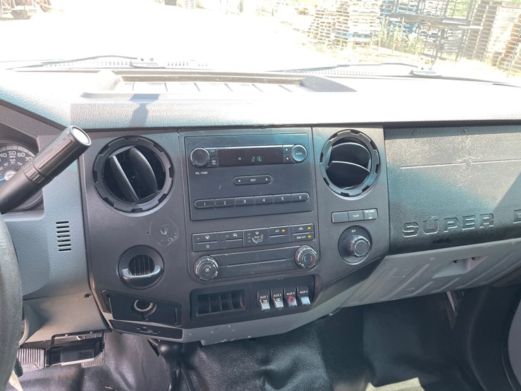 2015-ford-f550-image-39