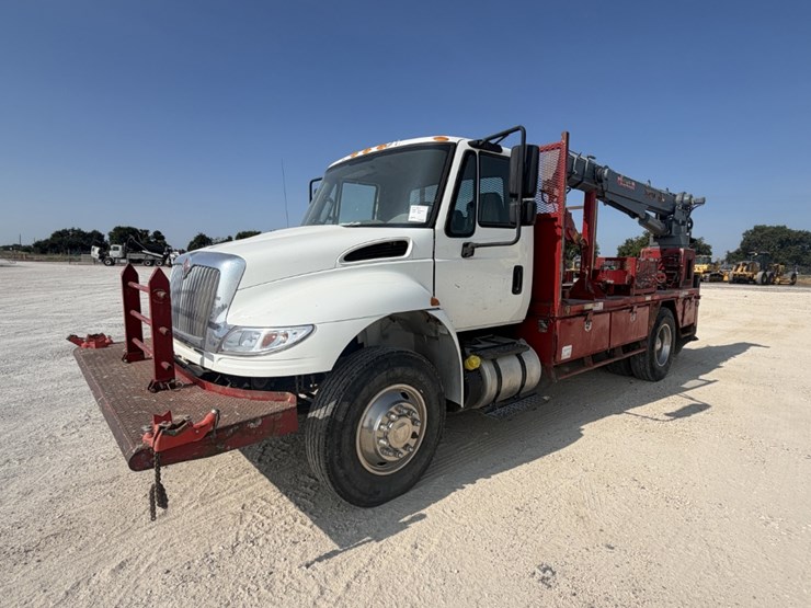 2018-international-durastar-4300-image-1