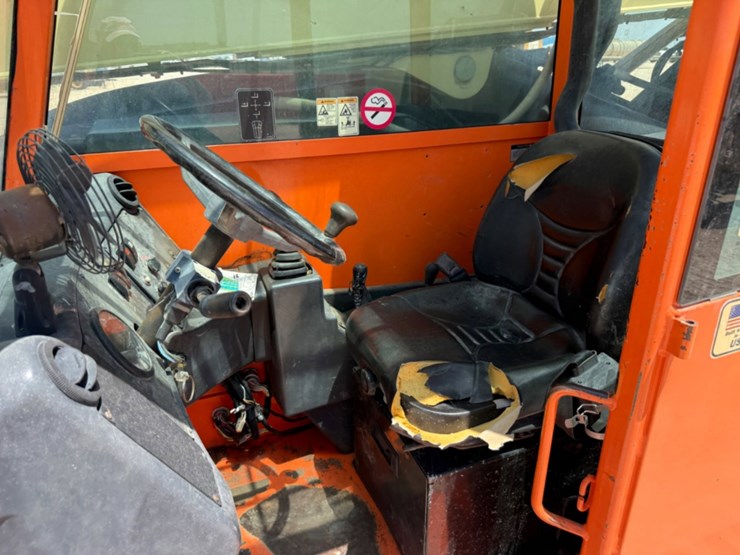 2014-jlg-g9-43a-image-10
