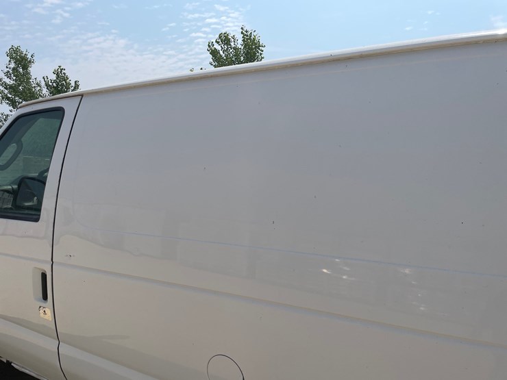 2009-ford-e350-image-18