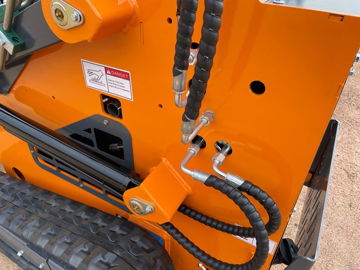#5633-•-landhonor-mini-skid-steer-loader-me380r2-(mosinee,-wi)-image-12
