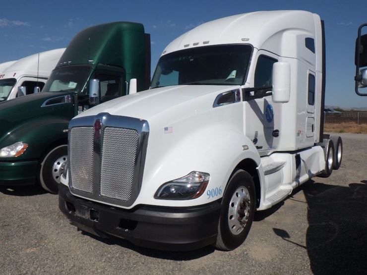 2017-kenworth-t680-image-1