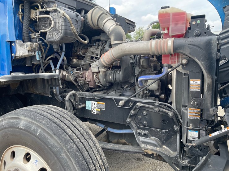 2022-kenworth-t680-image-37