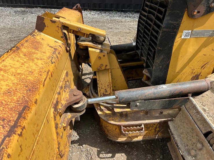 2012-caterpillar-d5k2-lgp-image-11