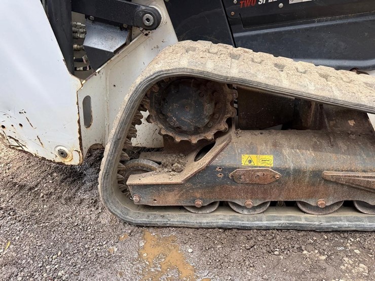 2020-bobcat-t76-image-13