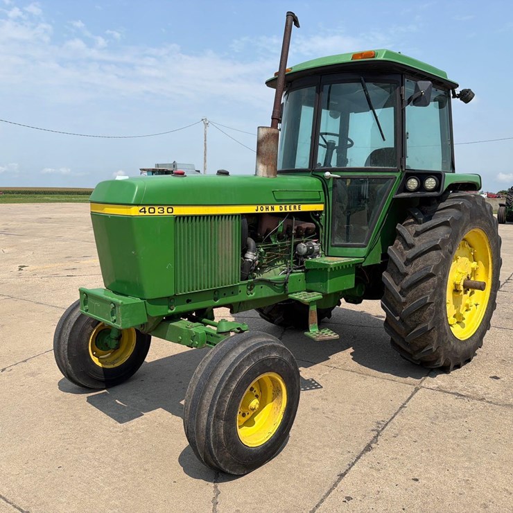JOHN DEERE 4030