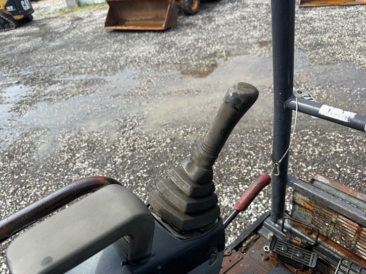 deere-35d-image-24