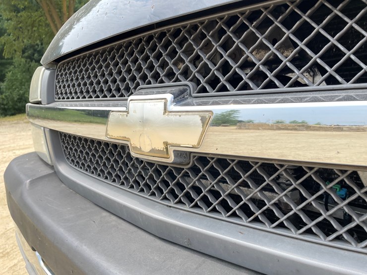 2003-chevrolet-silverado-2500hd-image-9
