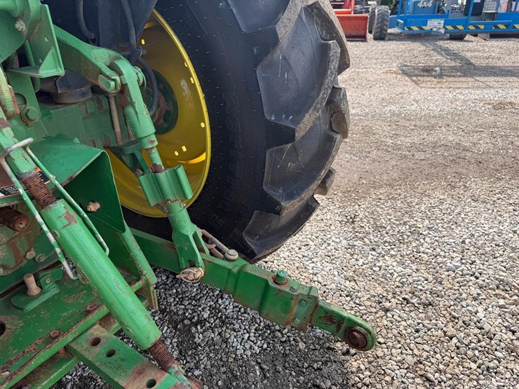 2016-john-deere-5055e-image-17
