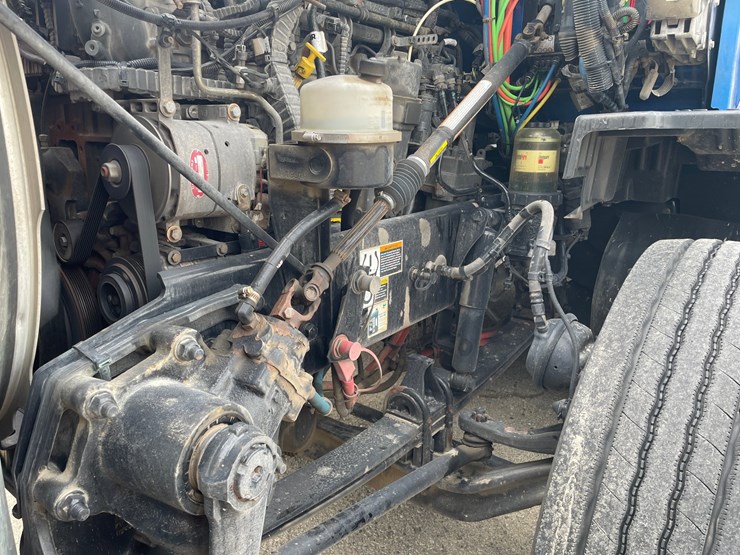 2022-kenworth-t680-image-35