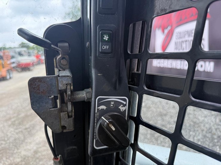 2019-bobcat-t770-image-22