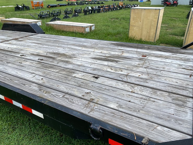 #117-•-2023-new-generation-7’x-26"with-dovetail-utility-trailer-image-3