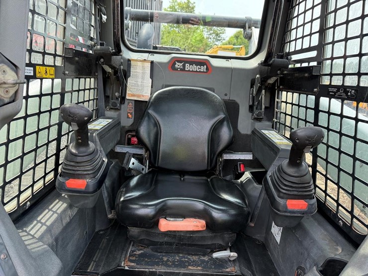 2020-bobcat-t76-image-19