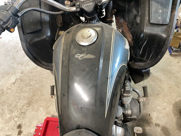 #5705-•-1981-honda-cb-750-custom-(title-in-delay)-image-11