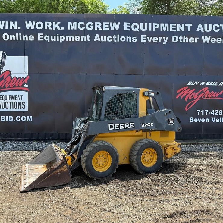 2016 DEERE 320E