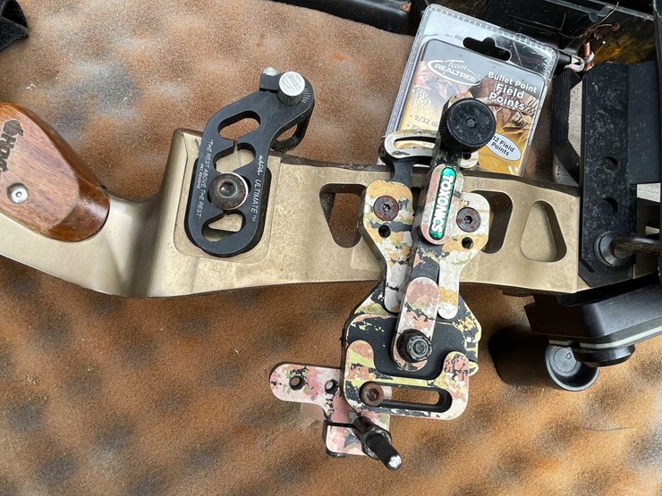#5715-•-hoyt-usa-bow-image-6