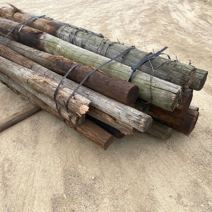#3611 • Bundle of Used Round Posts