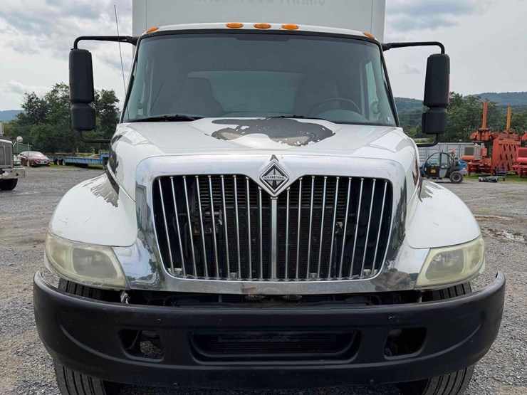 2007-international-durastar-4300-image-2