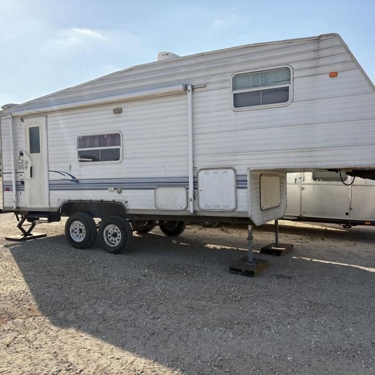 L2- 2003 Skyl Nomad Camper