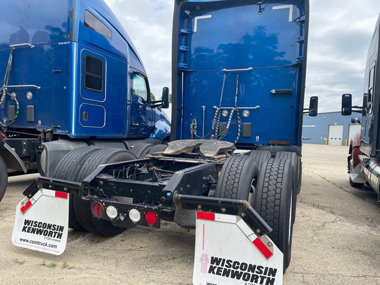2020-kenworth-t680-image-6