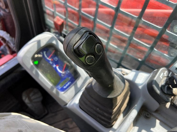 2016-kubota-svl75-2-image-20