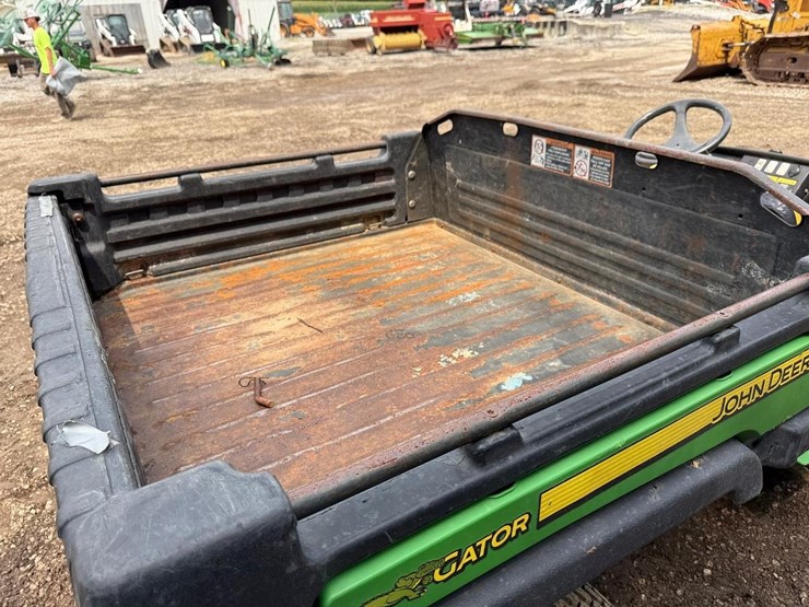 2014-john-deere-gator-tx-image-12