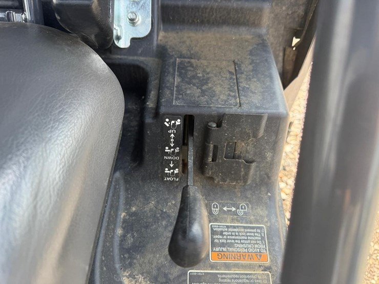 2023-kubota-rtvx1140-image-23