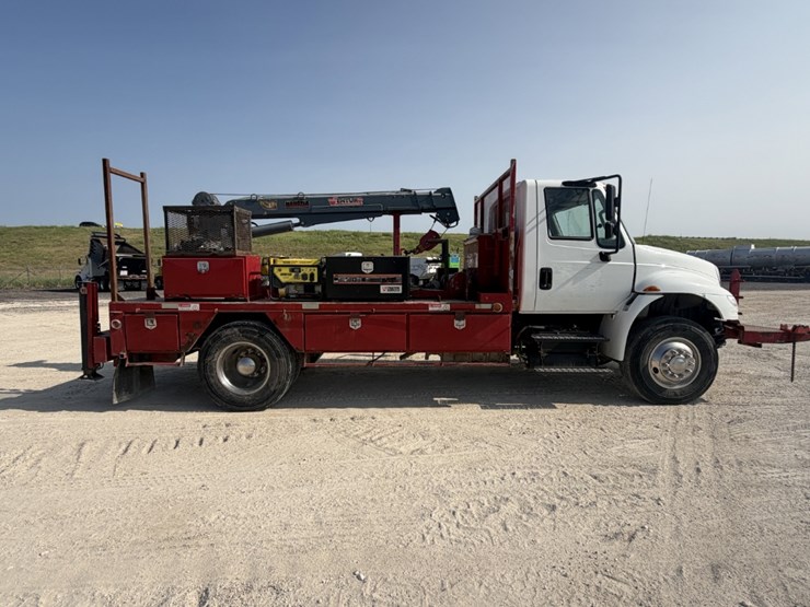 2018-international-durastar-4300-image-4