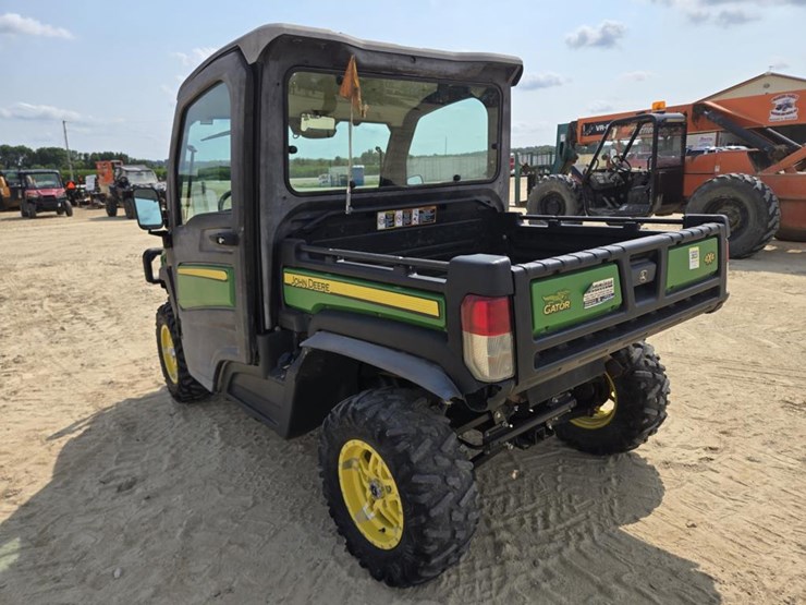 2018-john-deere-gator-xuv-835m-image-7
